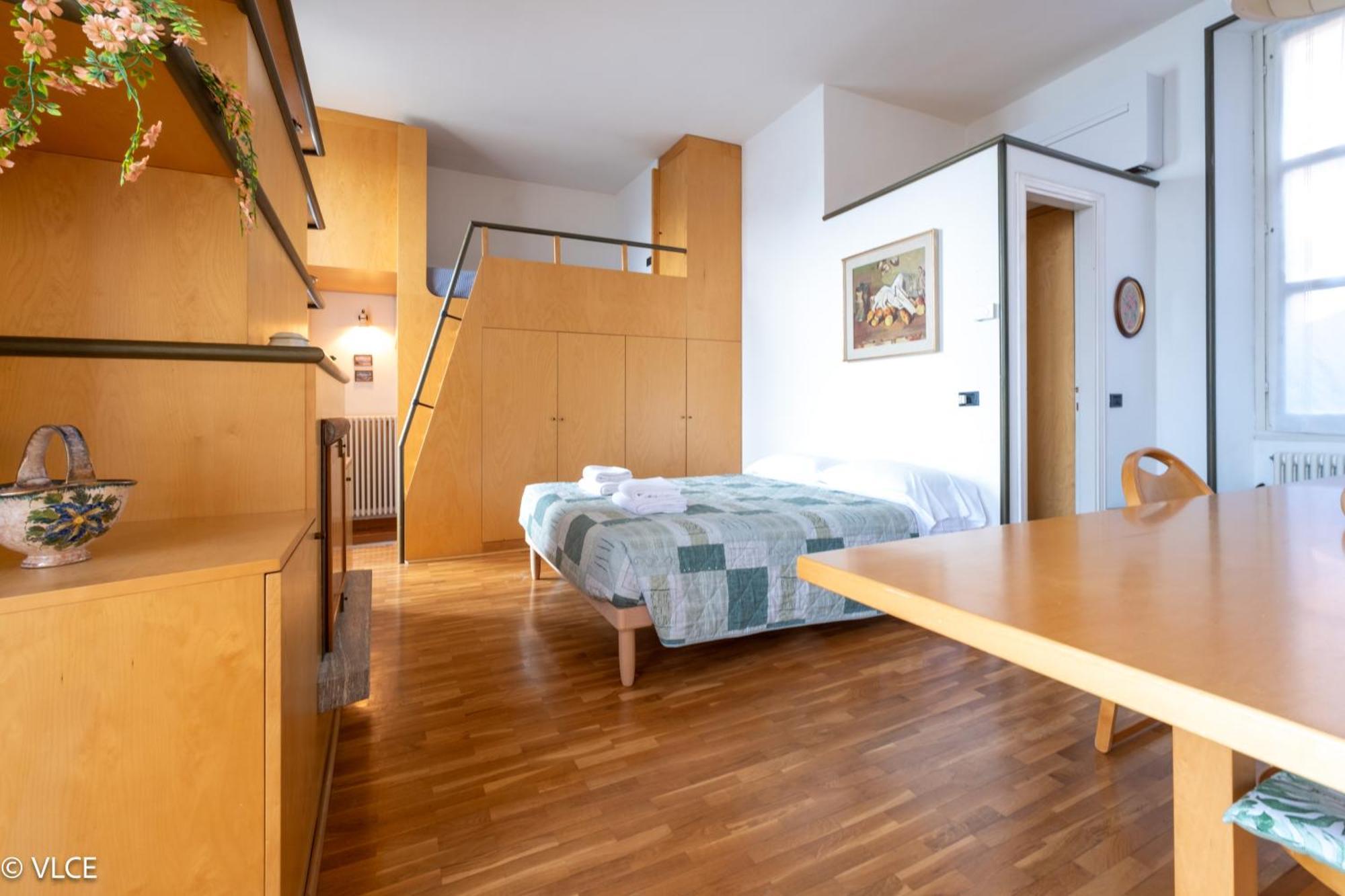 La Casa Di Anna Apartment Варена Екстериор снимка