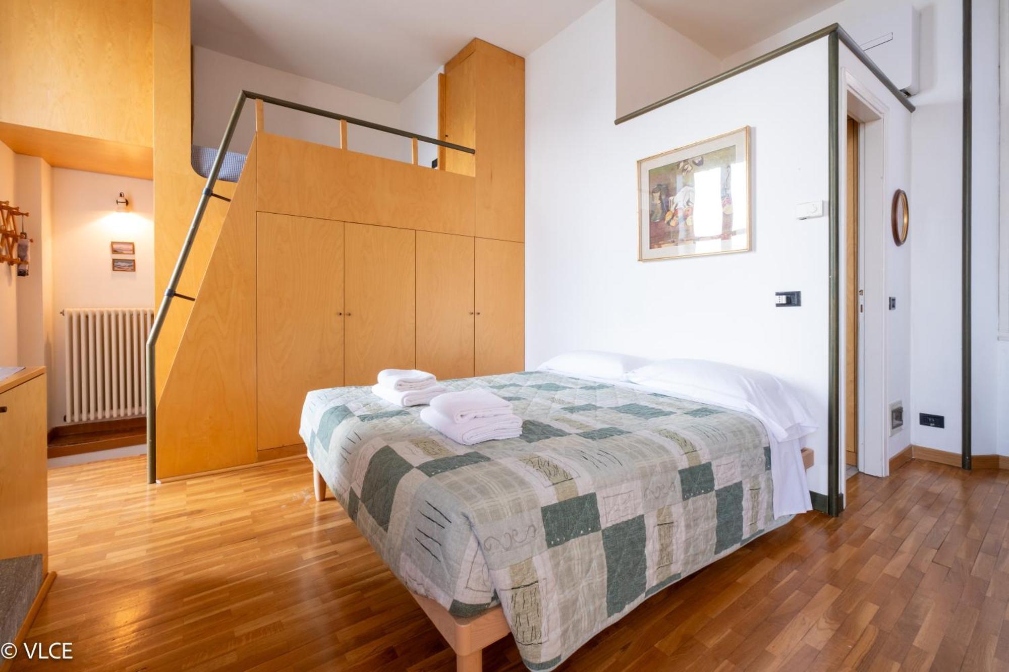 La Casa Di Anna Apartment Варена Екстериор снимка