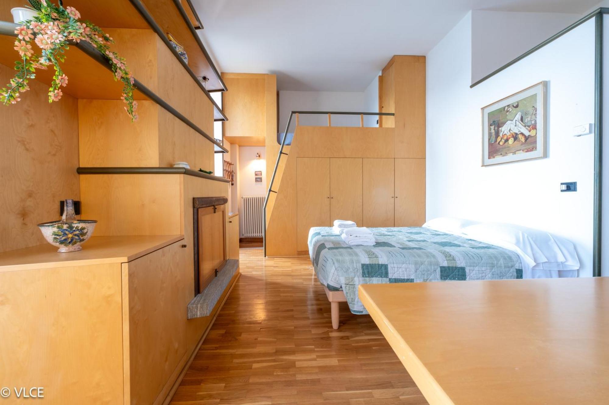 La Casa Di Anna Apartment Варена Екстериор снимка